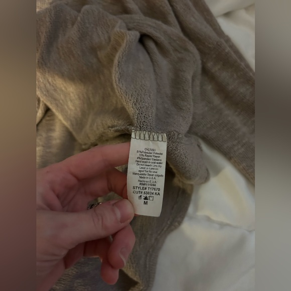 Cherish knit thin sweater - Picture 3 of 3